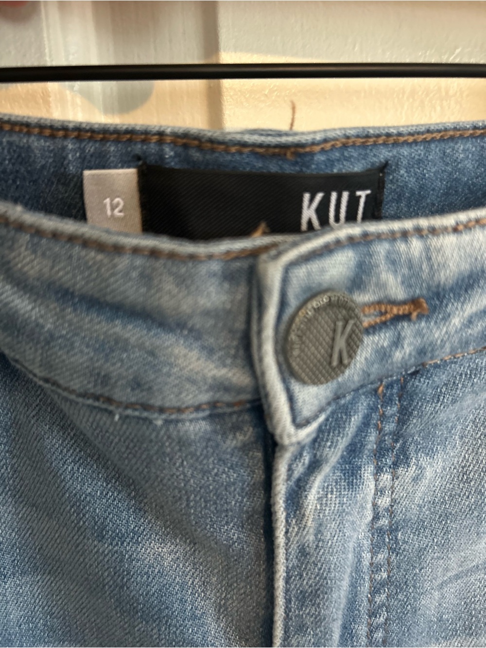 Kut from the Kloth Light Blue Wash High Rise Flare Jeans Kelsey Split Hem Sz 12 - Picture 5 of 13